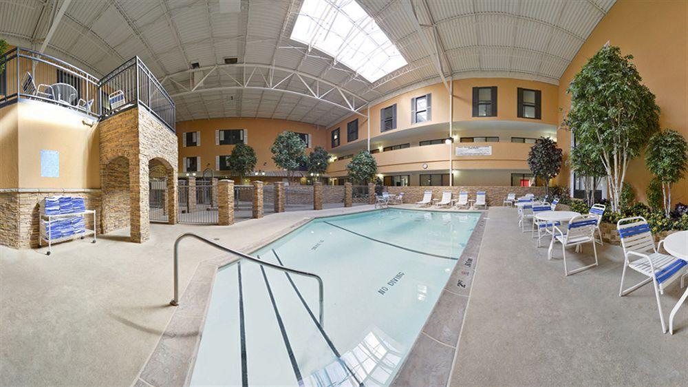 Quality Inn & Suites Ames Conference Center Near Isu Campus Εξωτερικό φωτογραφία