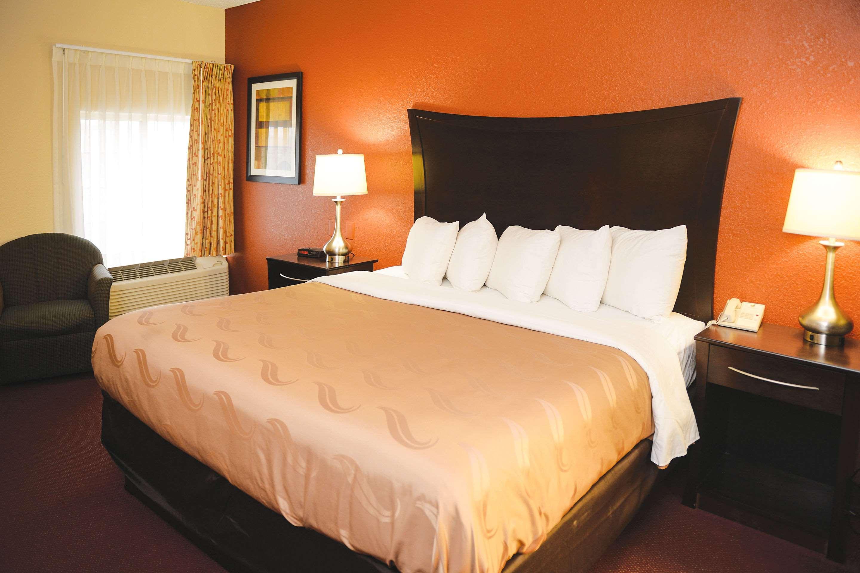 Quality Inn & Suites Ames Conference Center Near Isu Campus Εξωτερικό φωτογραφία