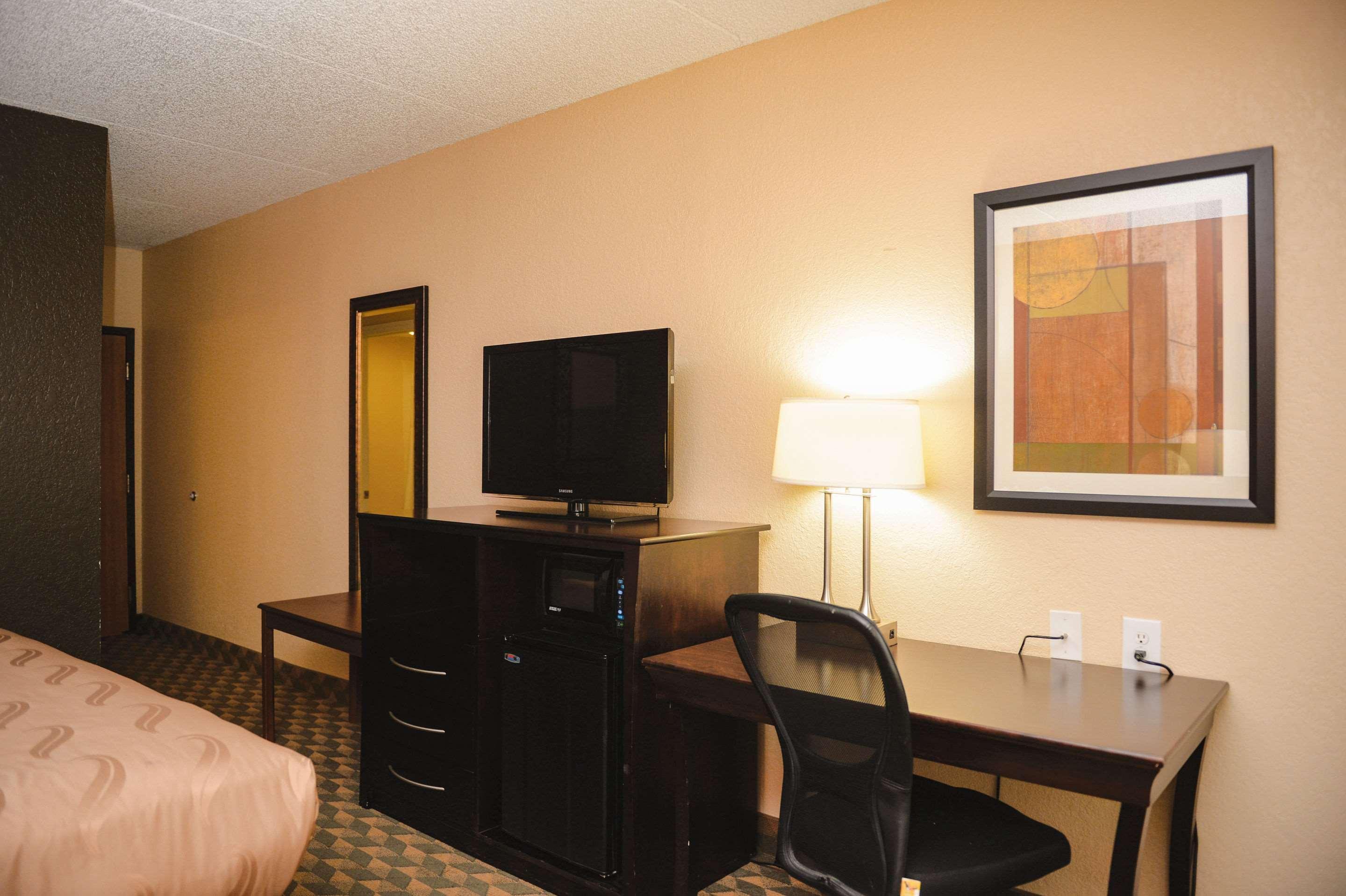 Quality Inn & Suites Ames Conference Center Near Isu Campus Εξωτερικό φωτογραφία