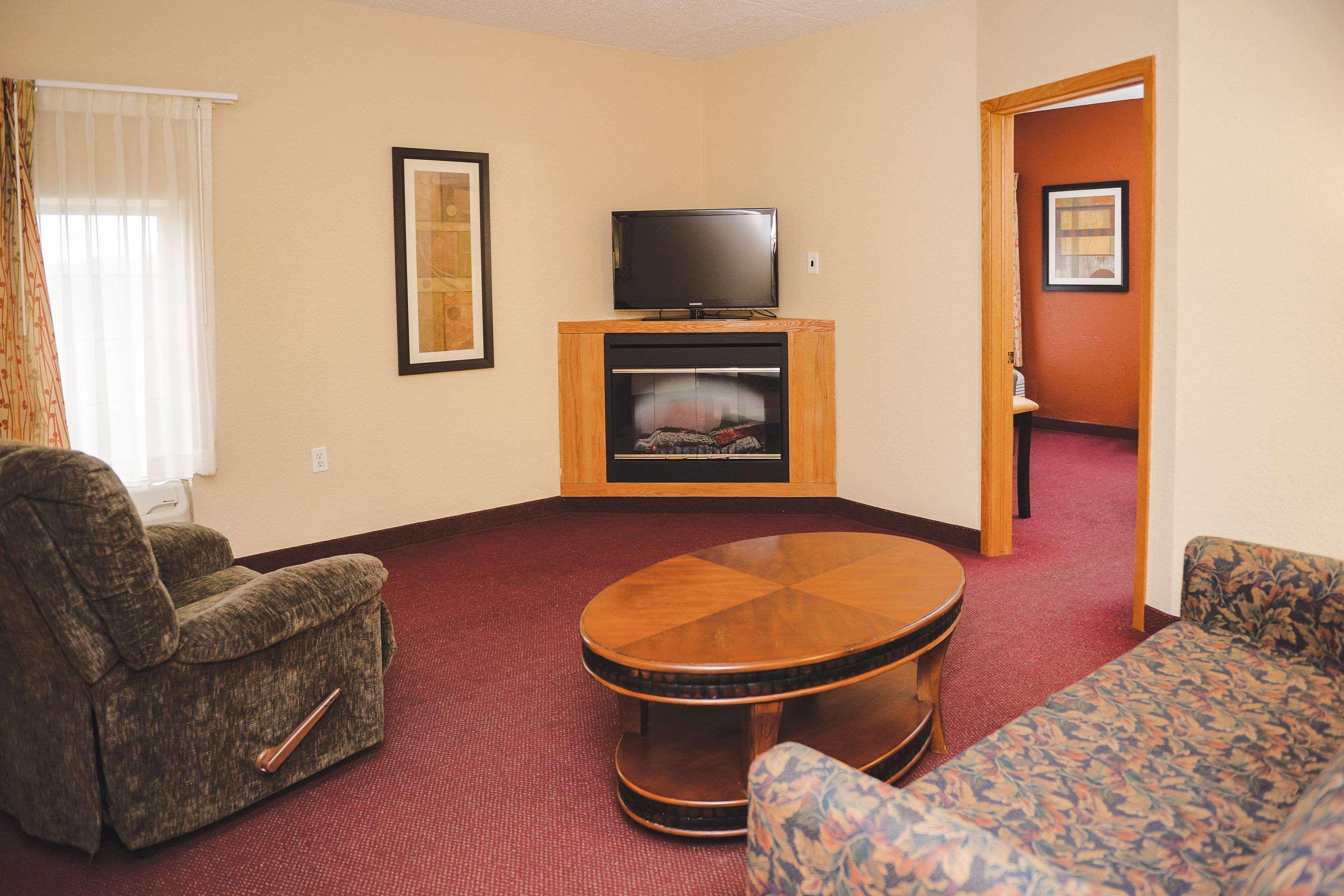 Quality Inn & Suites Ames Conference Center Near Isu Campus Εξωτερικό φωτογραφία