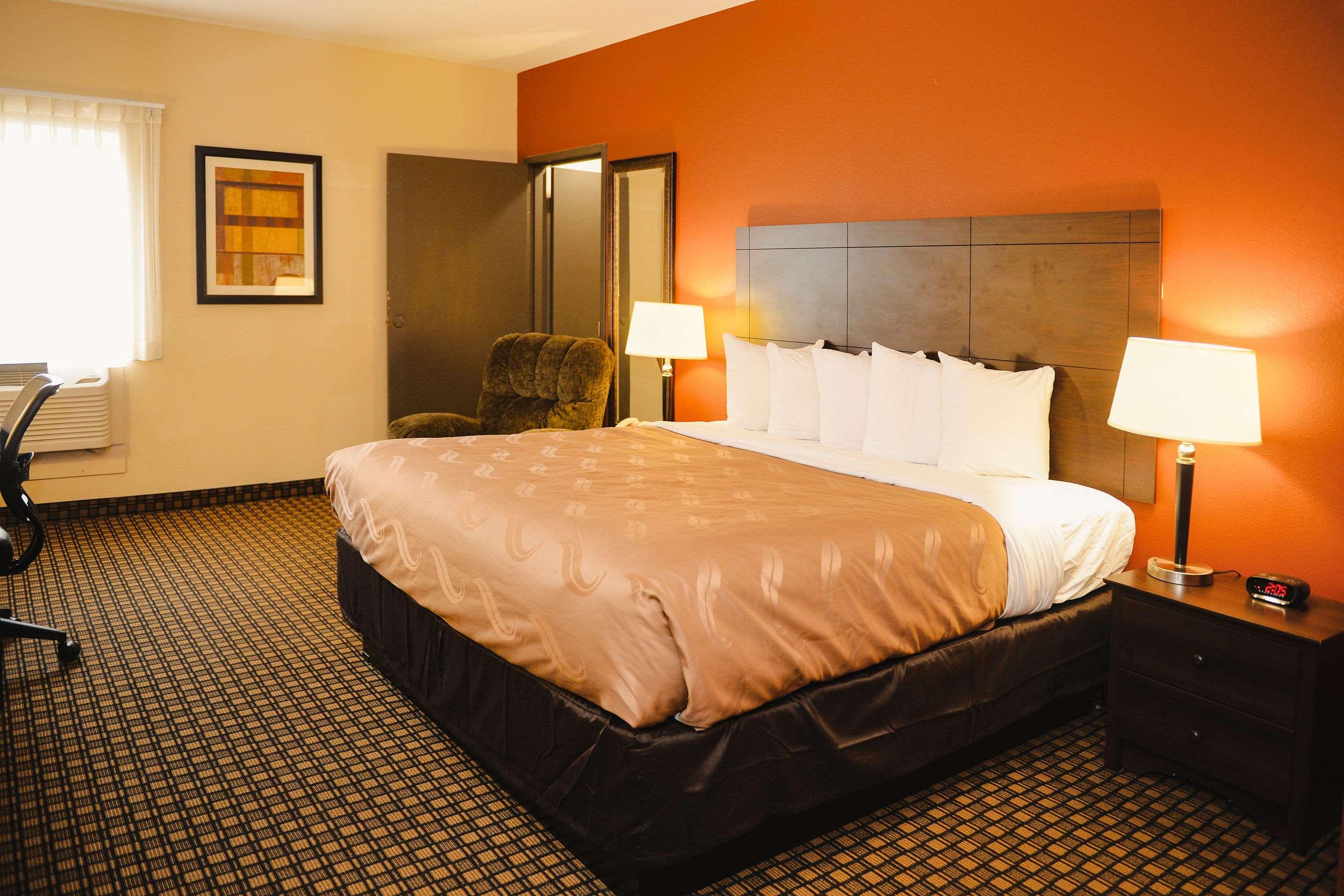 Quality Inn & Suites Ames Conference Center Near Isu Campus Εξωτερικό φωτογραφία