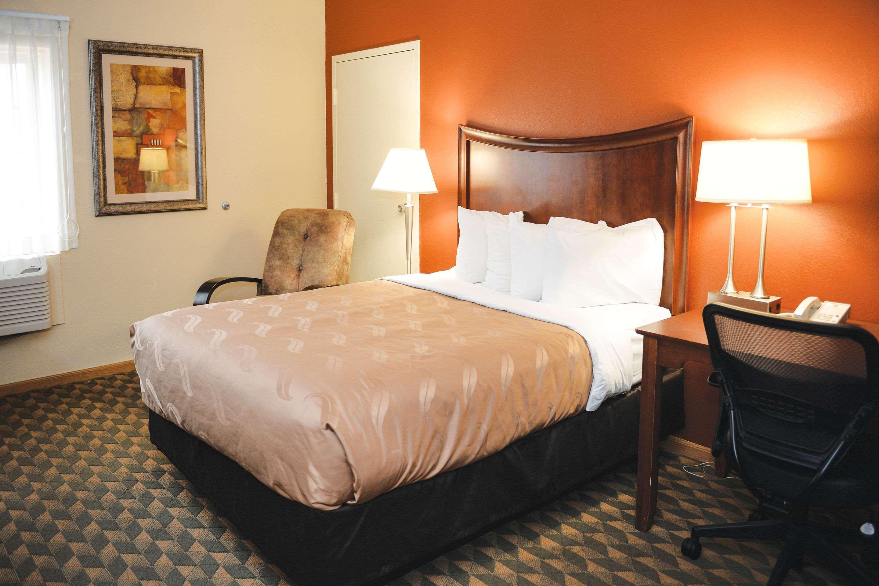 Quality Inn & Suites Ames Conference Center Near Isu Campus Εξωτερικό φωτογραφία