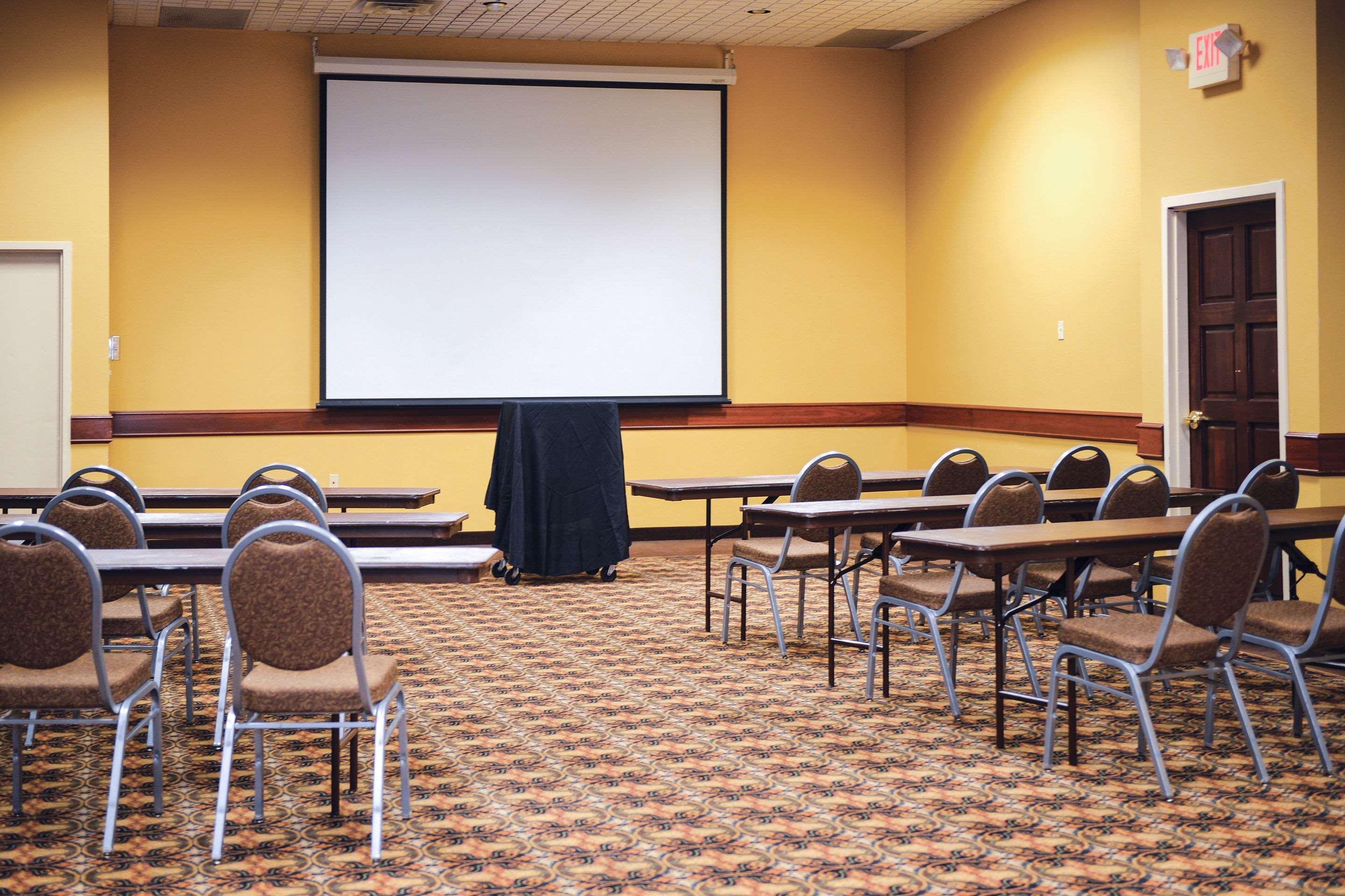 Quality Inn & Suites Ames Conference Center Near Isu Campus Εξωτερικό φωτογραφία