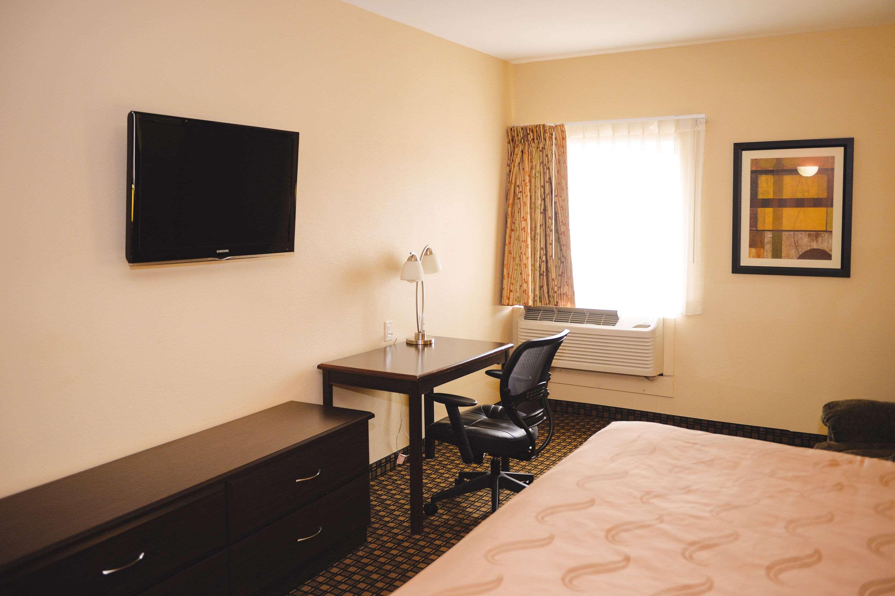 Quality Inn & Suites Ames Conference Center Near Isu Campus Εξωτερικό φωτογραφία