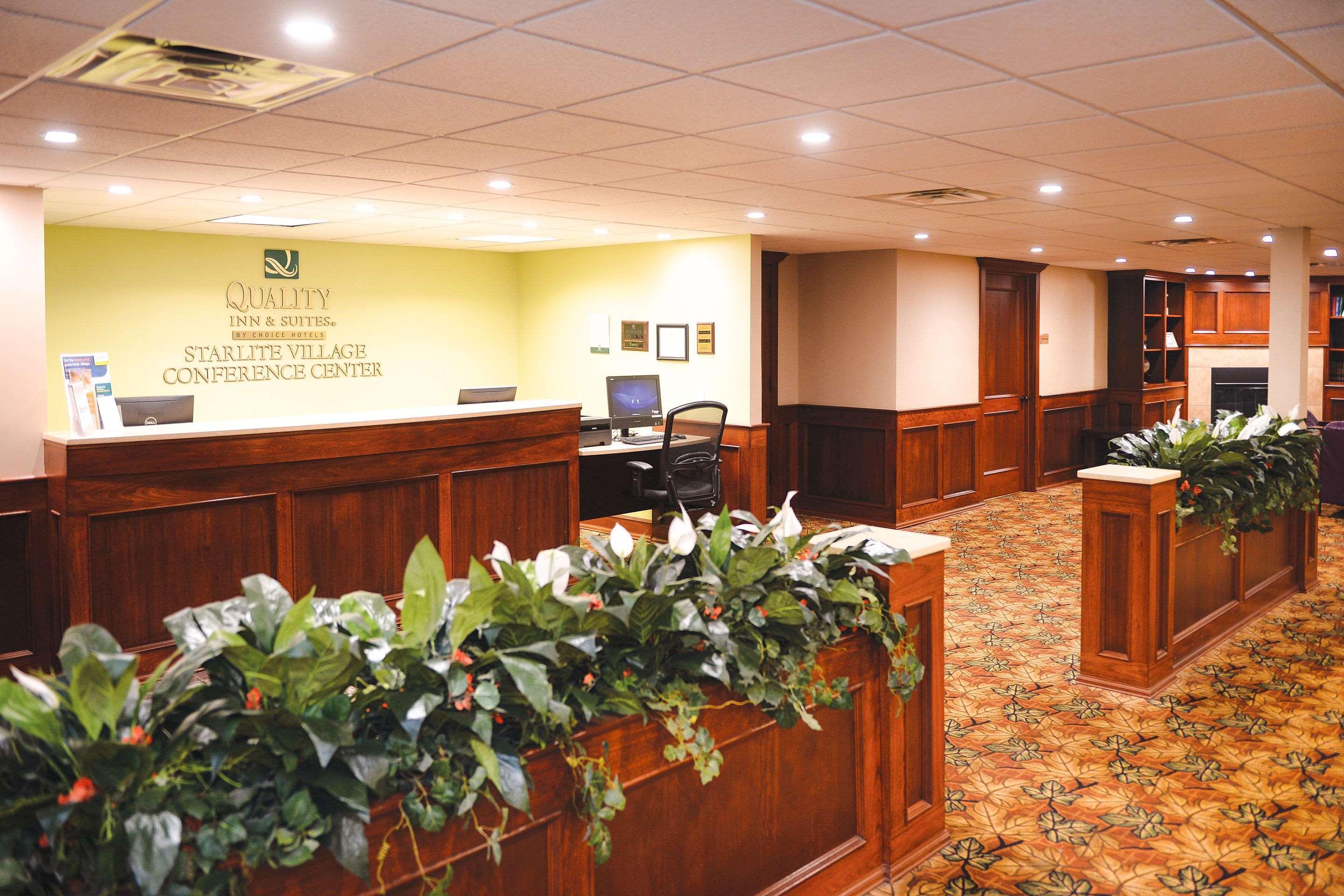 Quality Inn & Suites Ames Conference Center Near Isu Campus Εξωτερικό φωτογραφία
