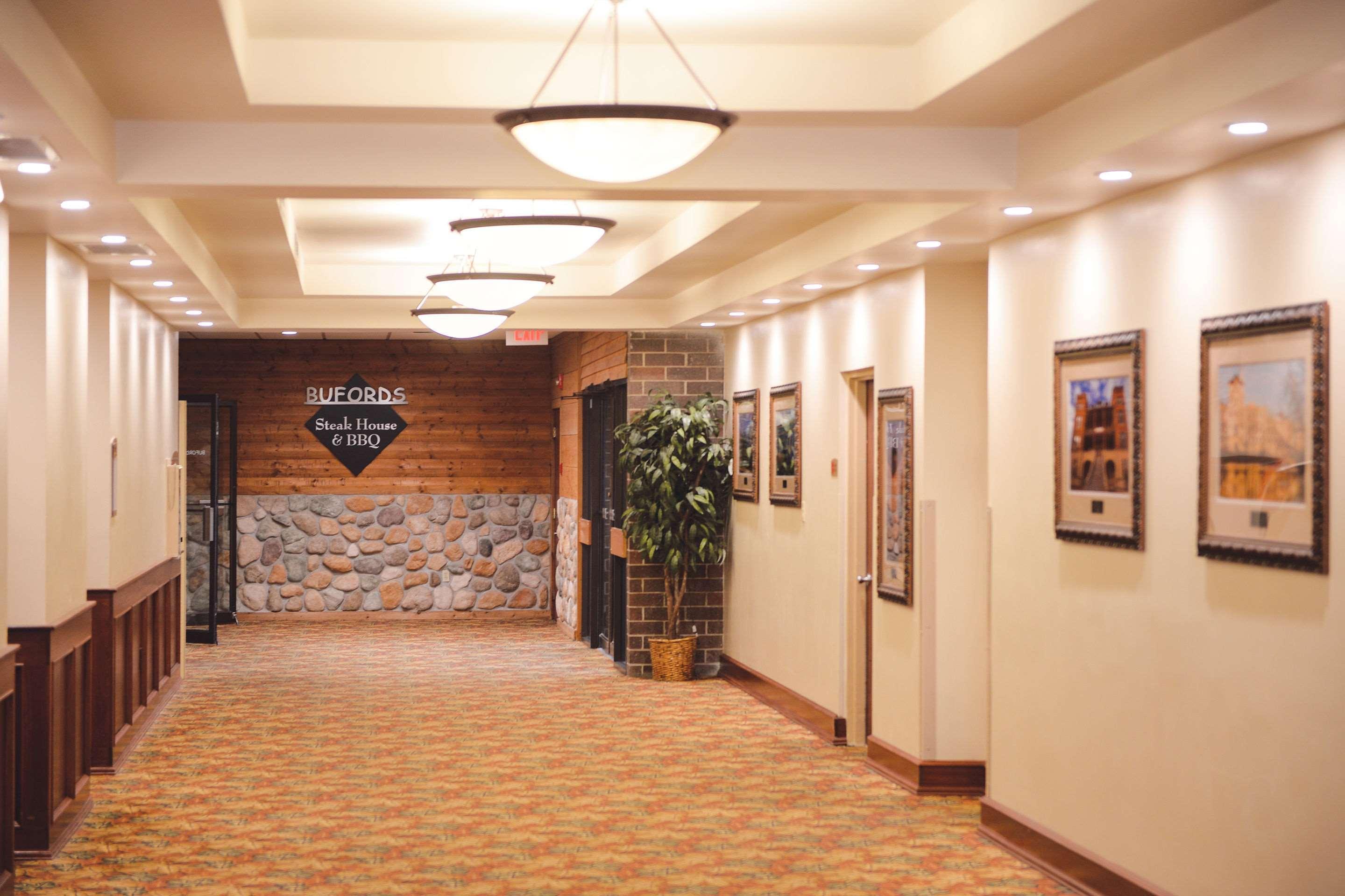 Quality Inn & Suites Ames Conference Center Near Isu Campus Εξωτερικό φωτογραφία