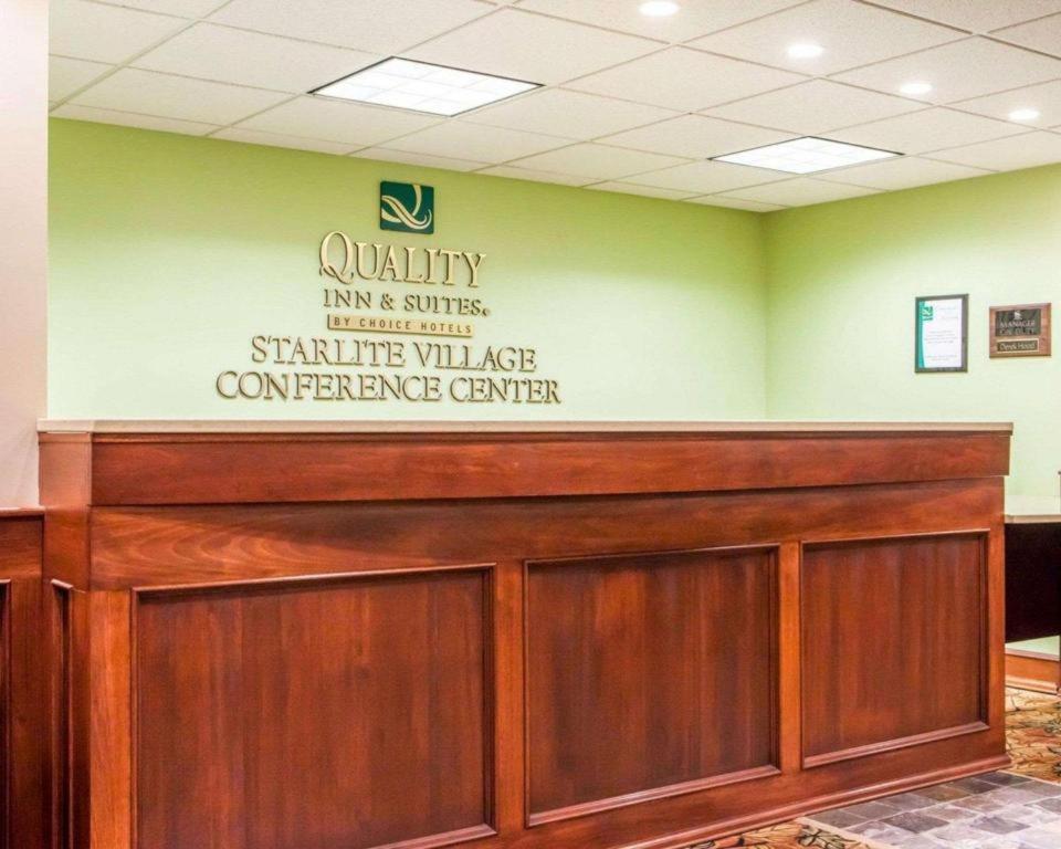 Quality Inn & Suites Ames Conference Center Near Isu Campus Εξωτερικό φωτογραφία