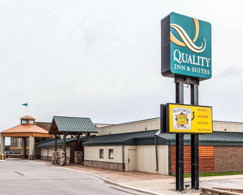 Quality Inn & Suites Ames Conference Center Near Isu Campus Εξωτερικό φωτογραφία
