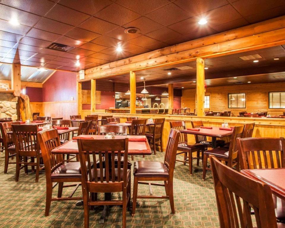 Quality Inn & Suites Ames Conference Center Near Isu Campus Εξωτερικό φωτογραφία
