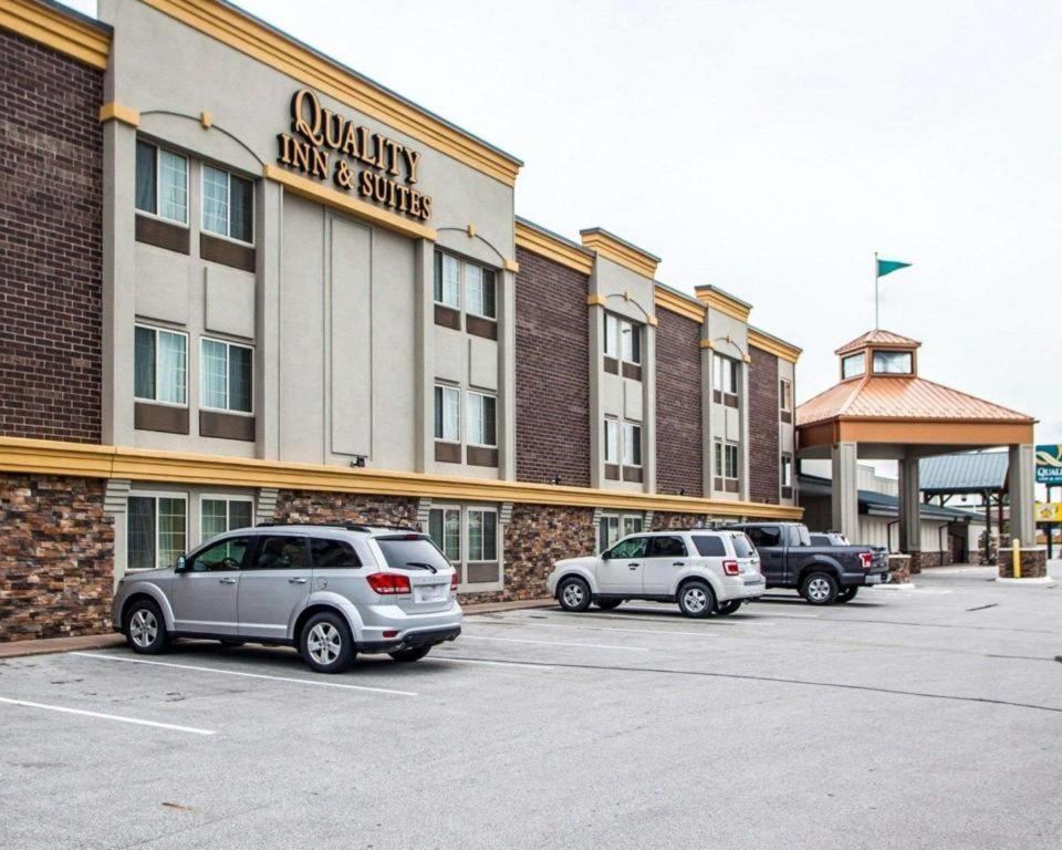 Quality Inn & Suites Ames Conference Center Near Isu Campus Εξωτερικό φωτογραφία