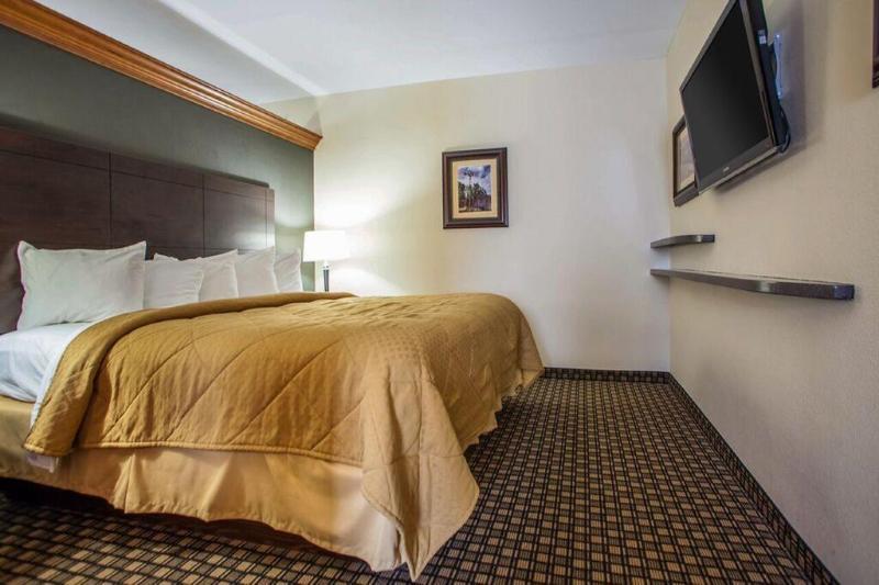Quality Inn & Suites Ames Conference Center Near Isu Campus Εξωτερικό φωτογραφία